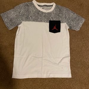 M boys White Jordan Tee Pocket w/ Design